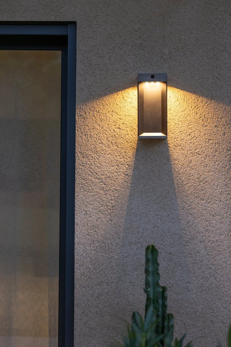 Les Jardins LED-Solar-Wandleuchte Teckalu aus Teakholz