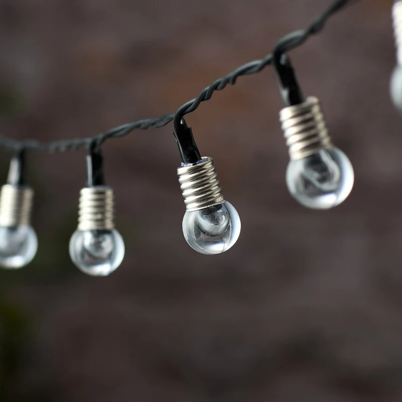 50er LED-Lichterkette mit Kristallkugeln außen warmweiß mit schwarzem Kabel
