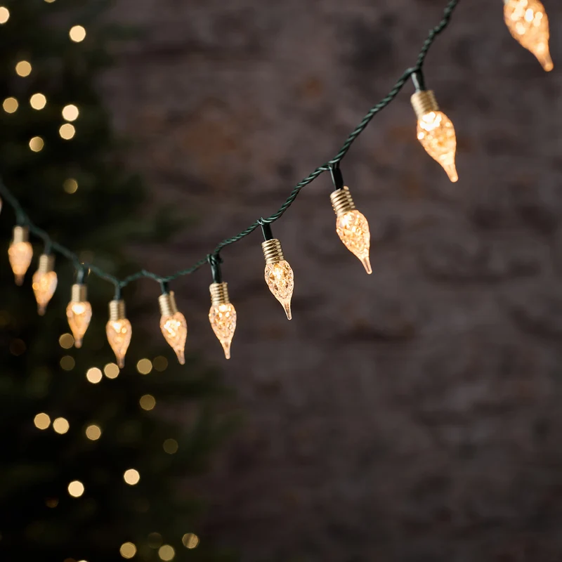 Warmweiße LED-Lichterkette außen mit 50 facettierten Tropfen und Timer-Funktion