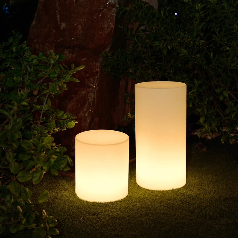 Säulenförmige Outdoor-Standleuchte TUBY