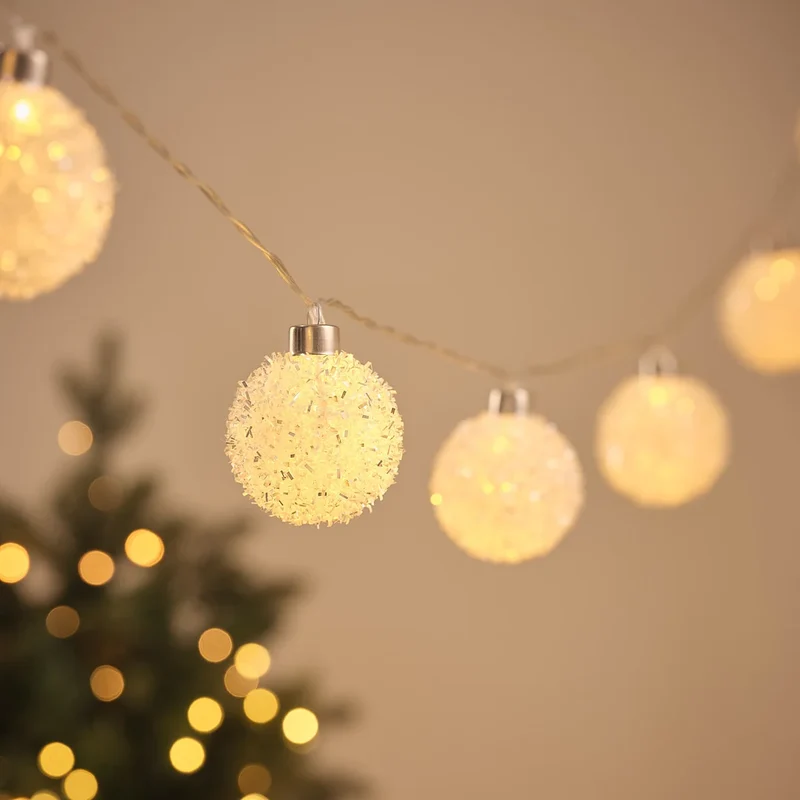 Batteriebetriebene 10er LED-Lichterkette mit Glaskugeln in Warmweiß