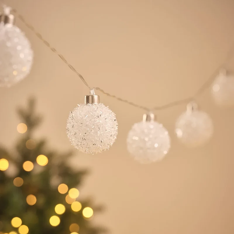 Batteriebetriebene 10er LED-Lichterkette mit Glaskugeln in Warmweiß