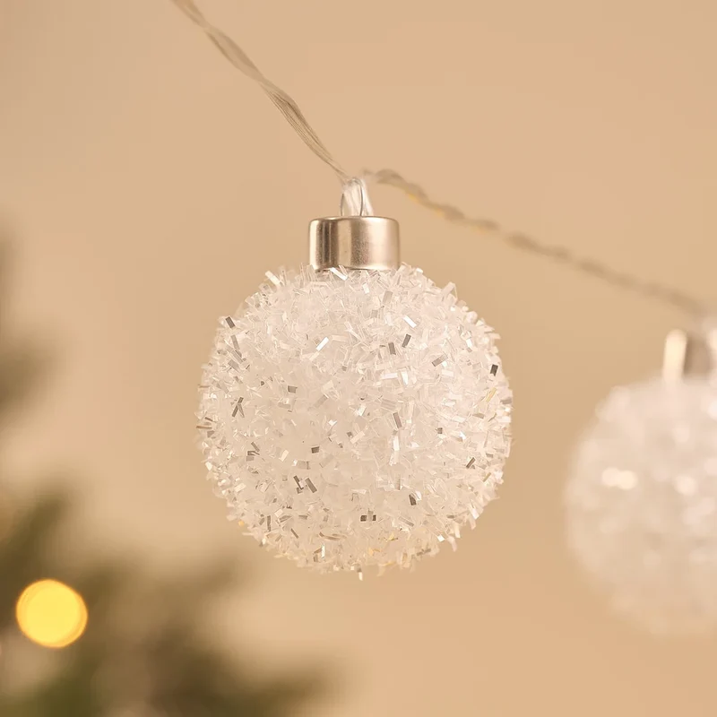 Batteriebetriebene 10er LED-Lichterkette mit Glaskugeln in Warmweiß