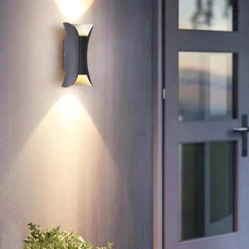AmberLine | Minimalistische LED-Wandleuchte für drinnen & draußen
