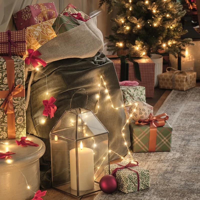 2er Set Vicarage LED-Laternen in Gold mit TruGlow® Kerzen und Fernbedienung