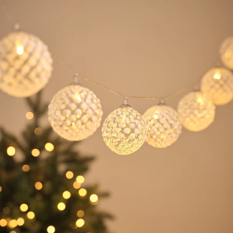 LED-Schneeball-Lichterkette mit 10 gefrosteten Glaskugeln für außen