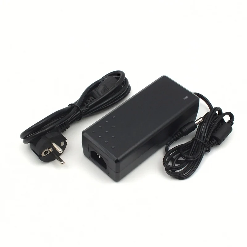 24V Steckernetzteil mit DC-Stecker 2,1x5,5mm