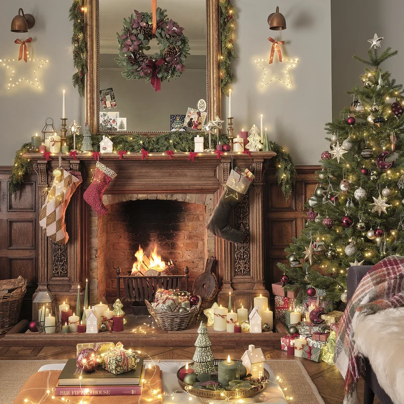 Große goldene Vicarage-Laterne mit TruGlow® Kerze und Fernbedienung