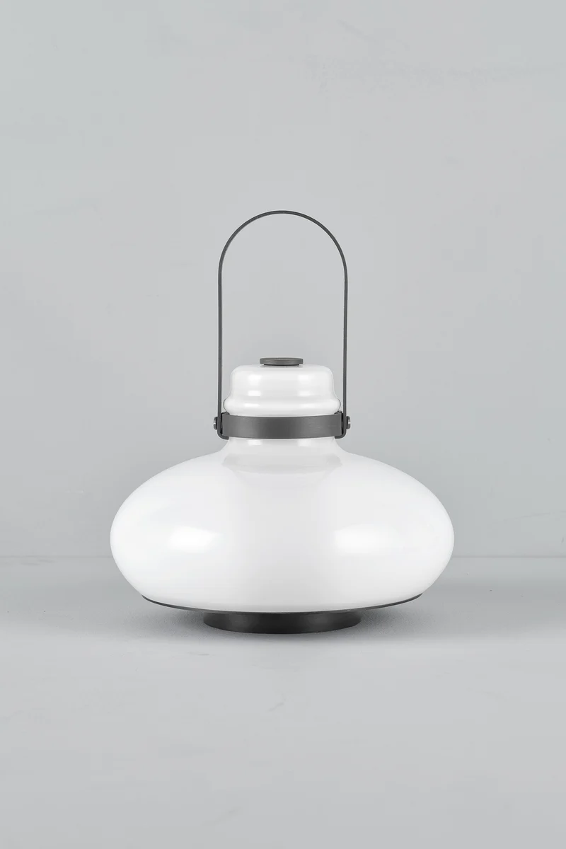 Magnus Portable Light