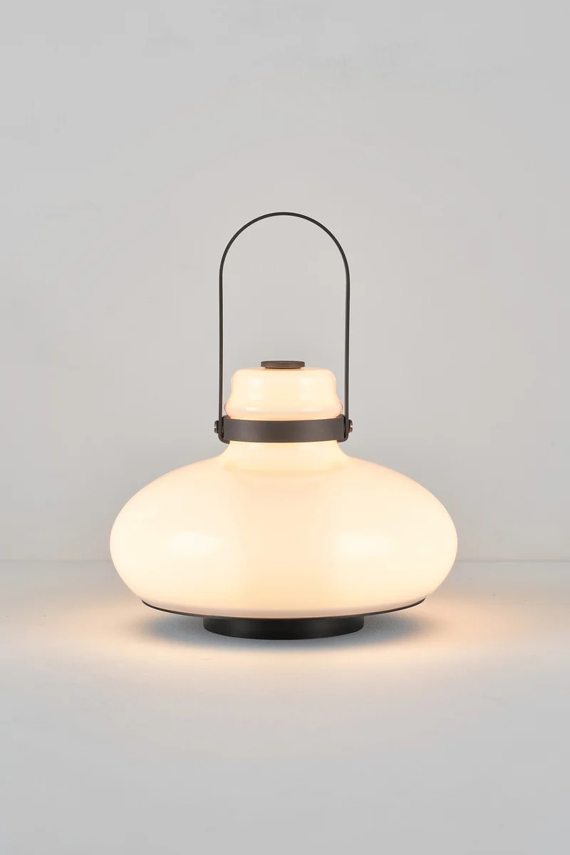 Magnus Portable Light