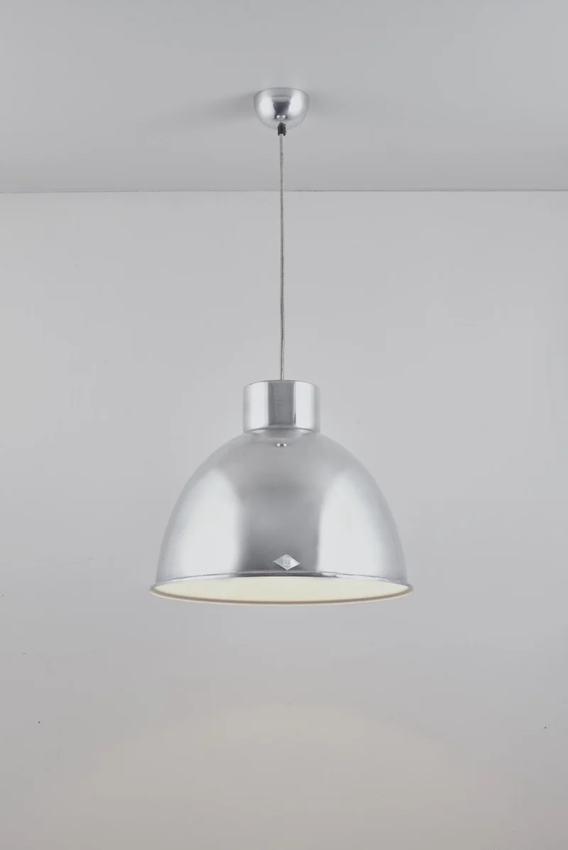 Giant 2 Pendant