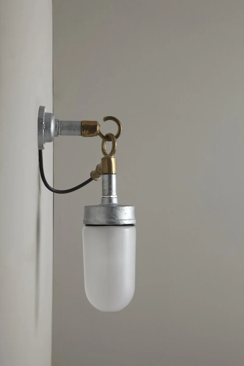 Well Glass Wall Light 7679