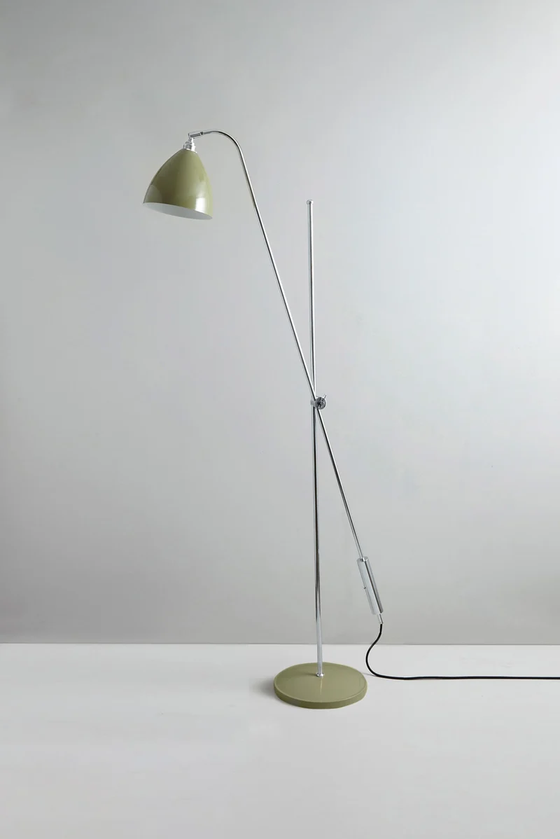 Task Overreach Floor Light