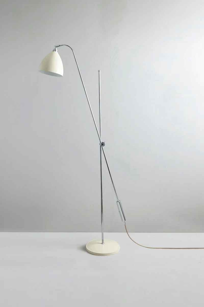 Task Overreach Floor Light