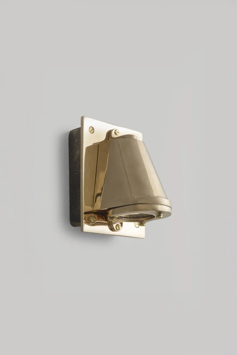 Mast Light with Transformer Box