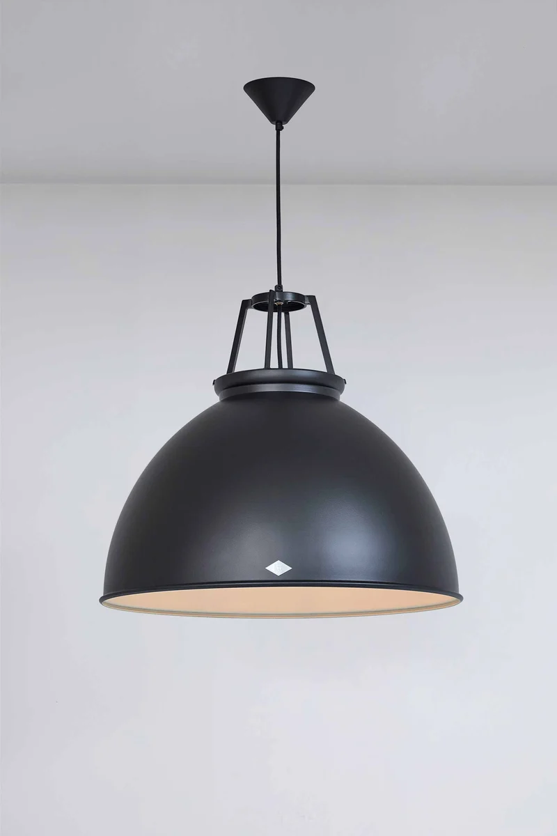 Titan Size 5 Black Edition