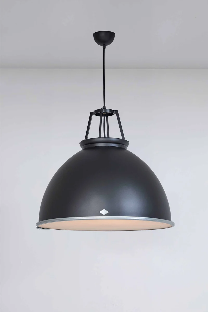 Titan Size 5 Black Edition with Etched Glass