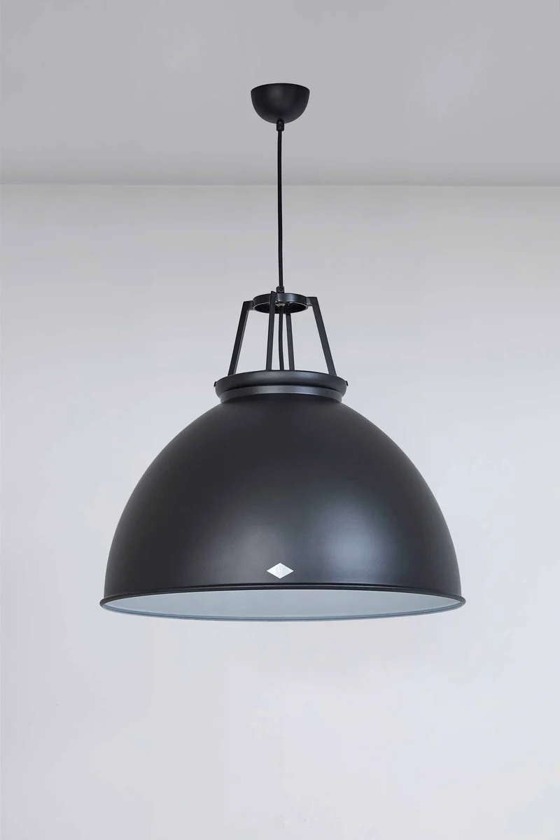 Titan Size 5 Black Edition