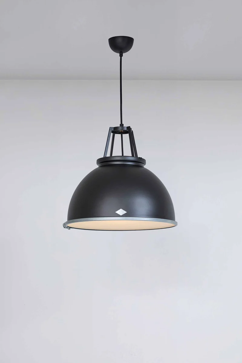 Titan Size 3 Black Edition with Etched Glass