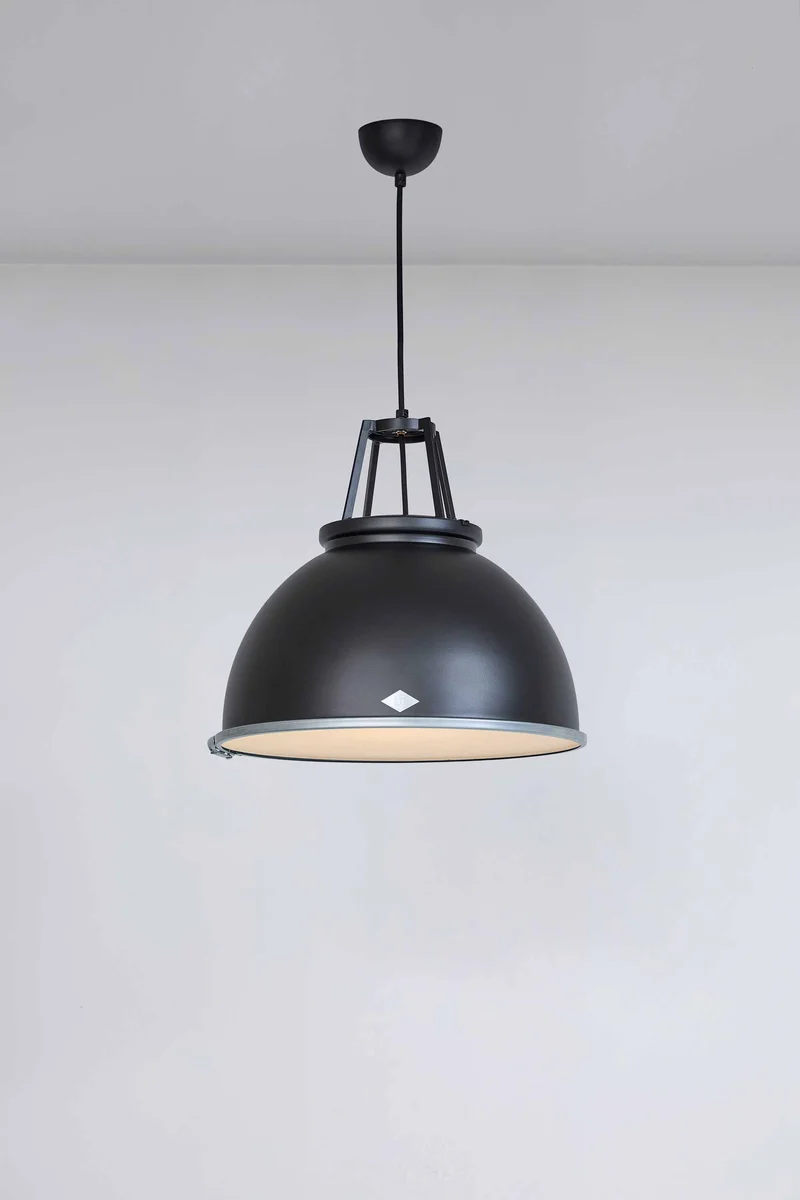 Titan Size 3 Black Edition with Etched Glass