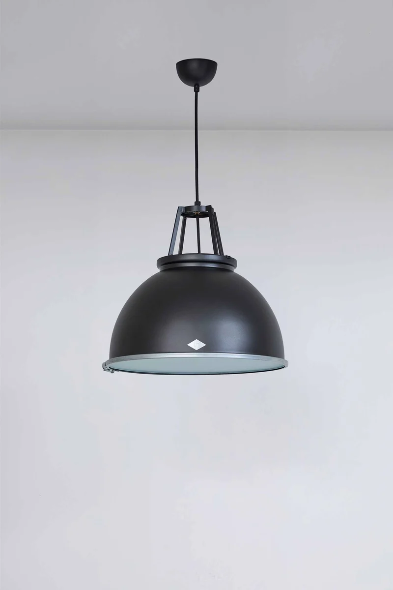 Titan Size 3 Black Edition with Etched Glass