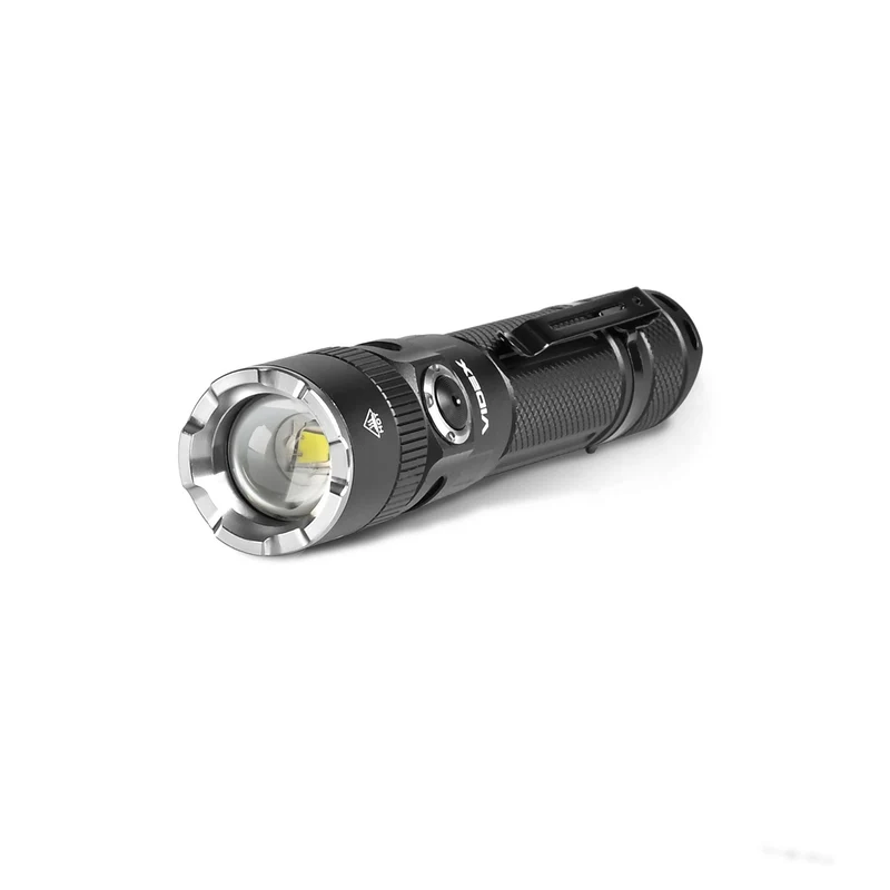 LED-Taschenlampe | Wiederaufladbar | 20W | 1500 Lumen | 5000kHz | IP67 | mit Zoomfunktion