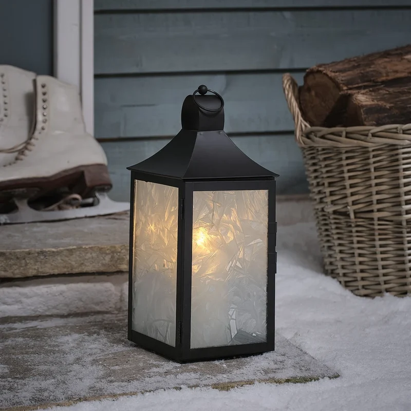 Schwarze Senja Glaslaterne mit TruGlow® Outdoor Kerze und Frosteffekt