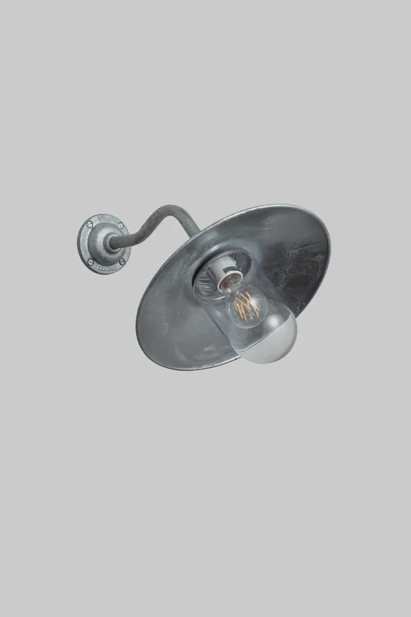 Exterior Bracket Light, Canted, 7680