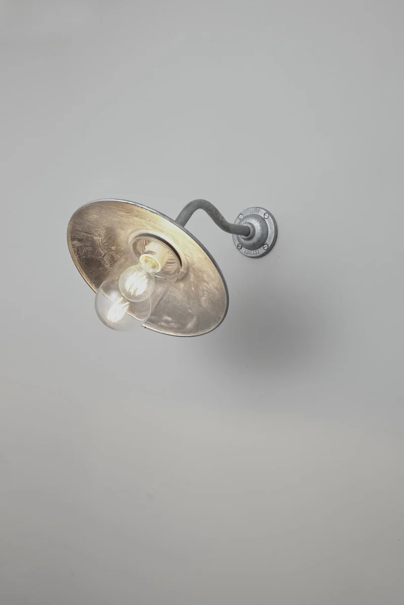 Exterior Bracket Light, Canted, 7680