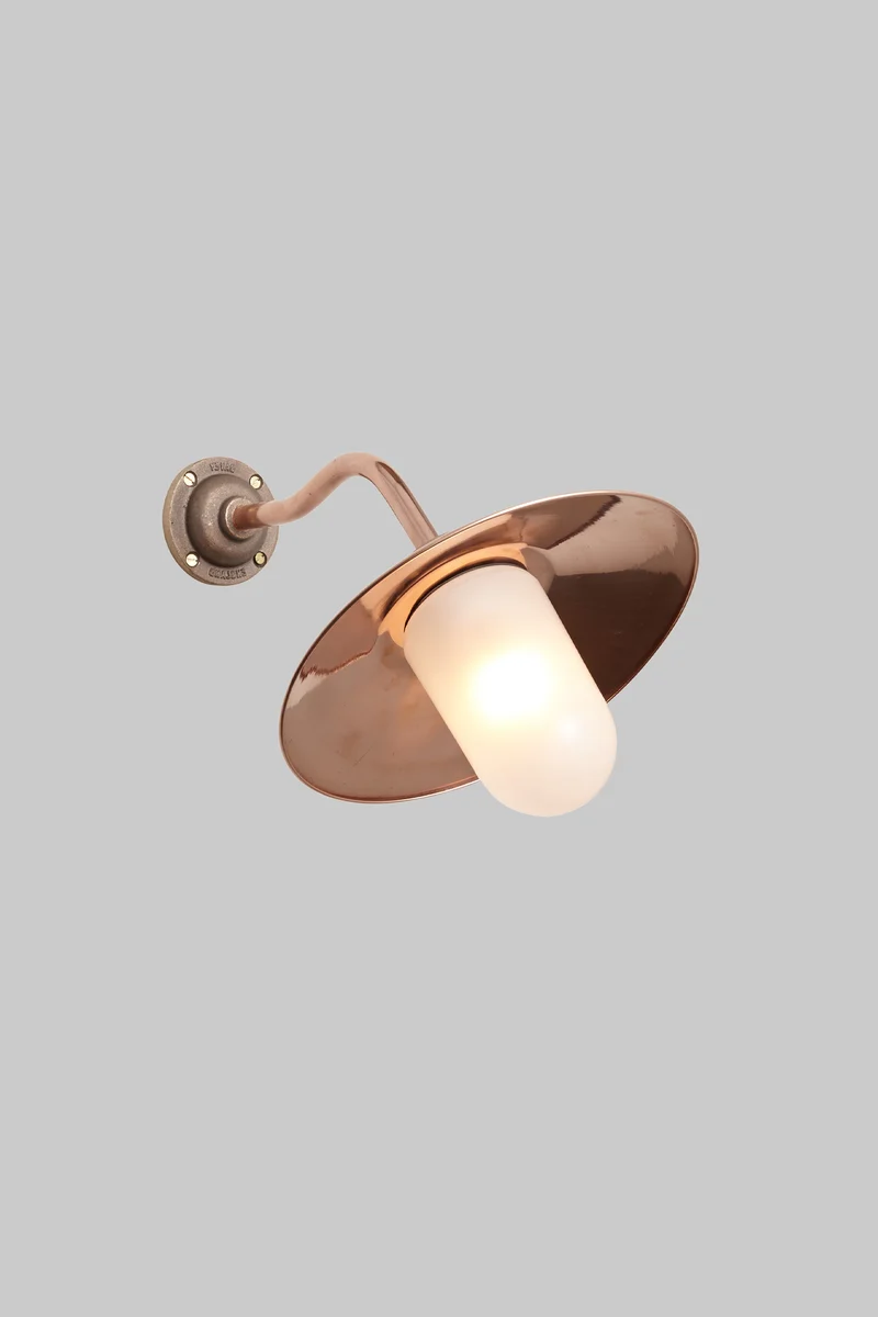 Exterior Bracket Light, Canted, 7680