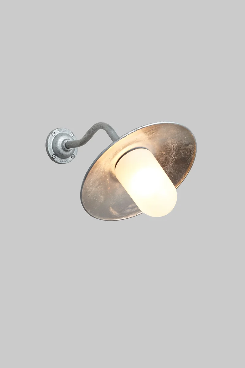 Exterior Bracket Light, Canted, 7680