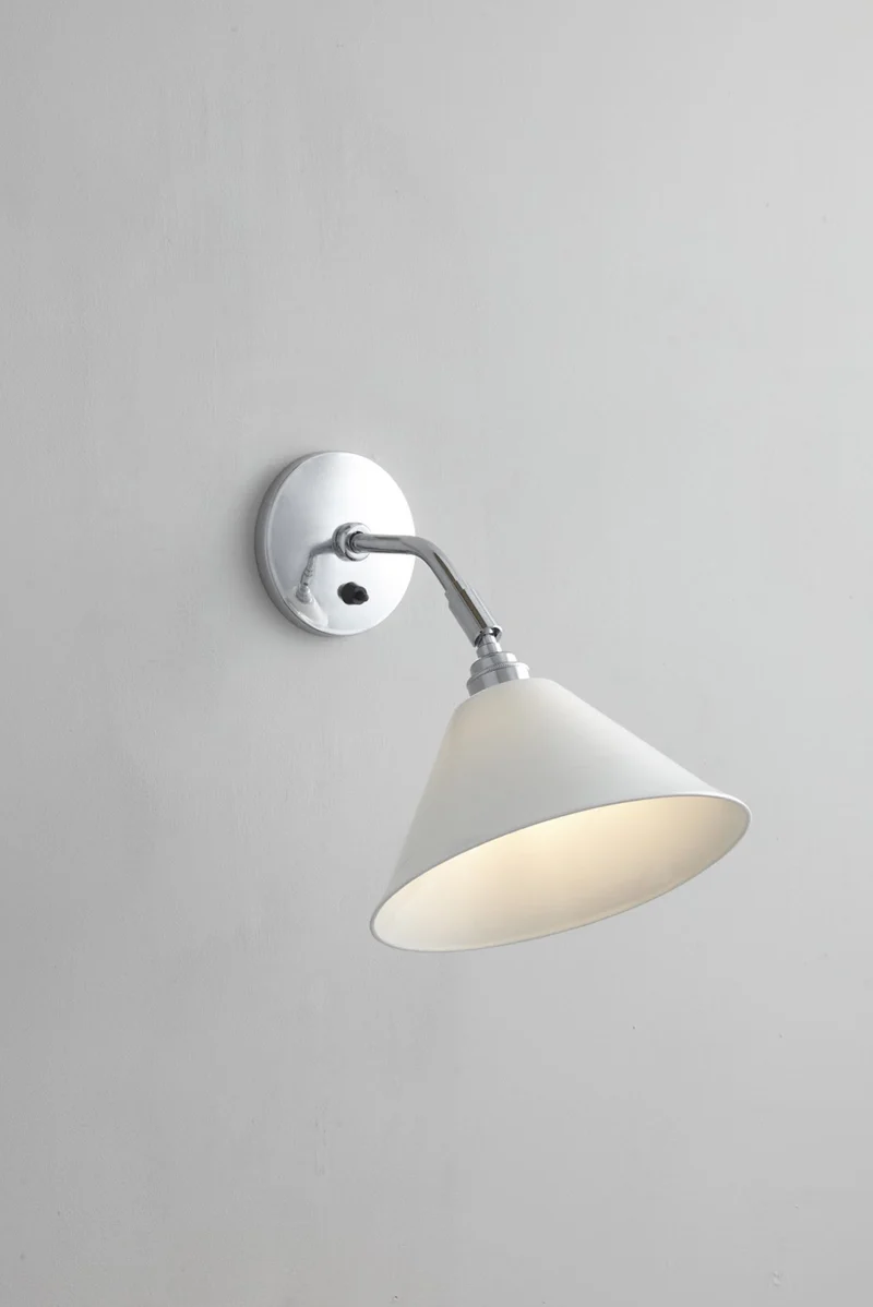 Task Ceramic Short Wall Light