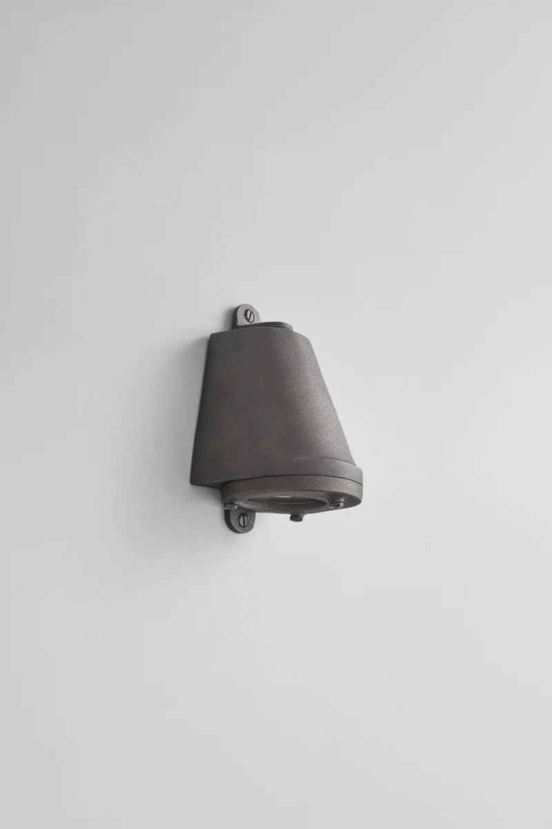 Mast Light, Low Voltage