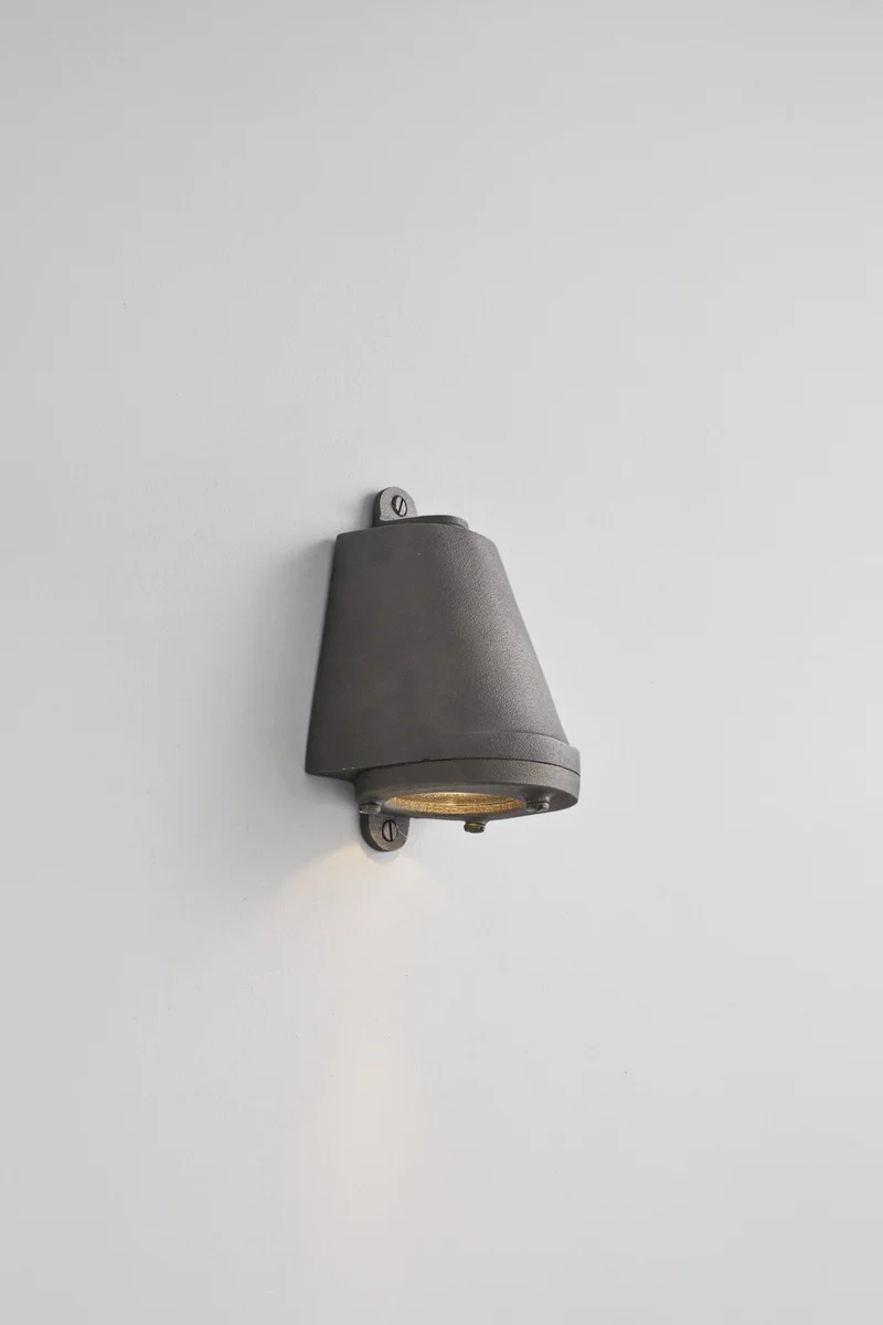 Mast Light, Low Voltage