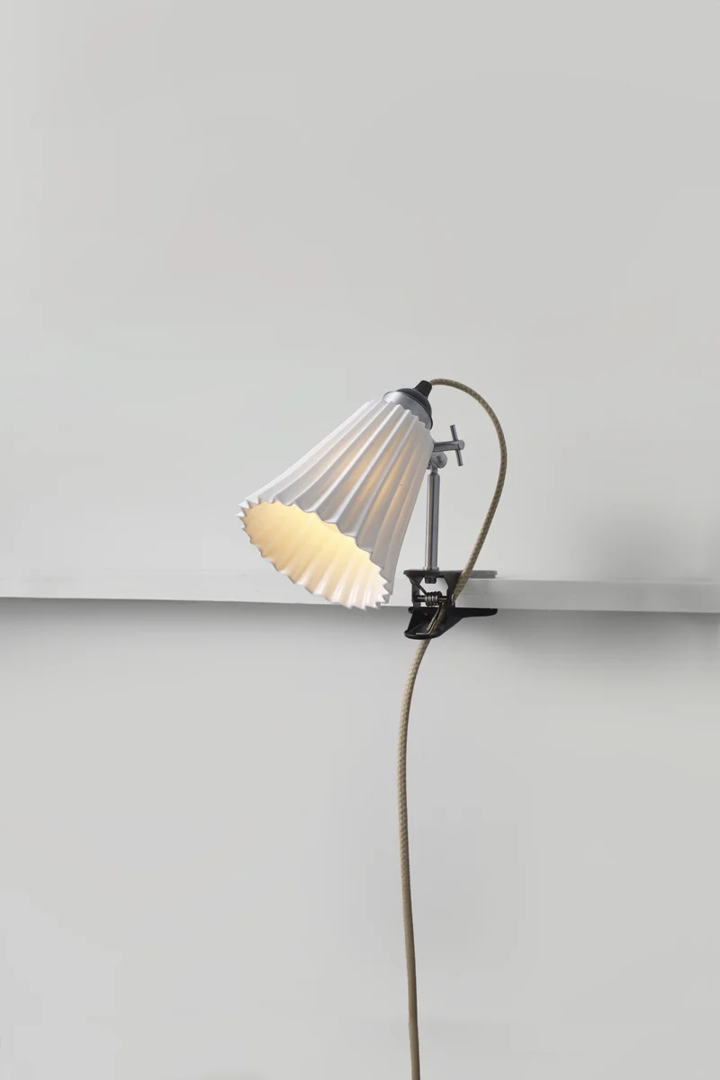 Hector Pleat Medium Clip Light
