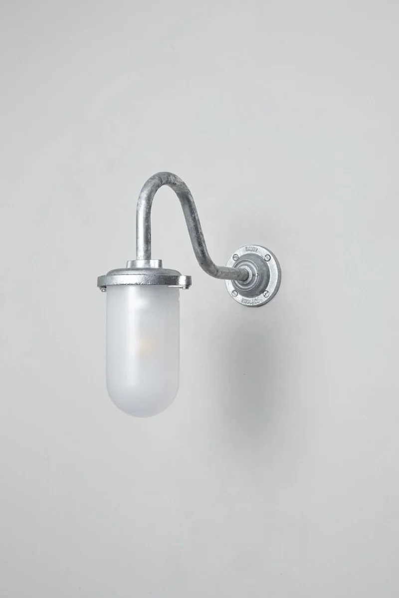 Bracket Light, 100W, Swan Neck 7672