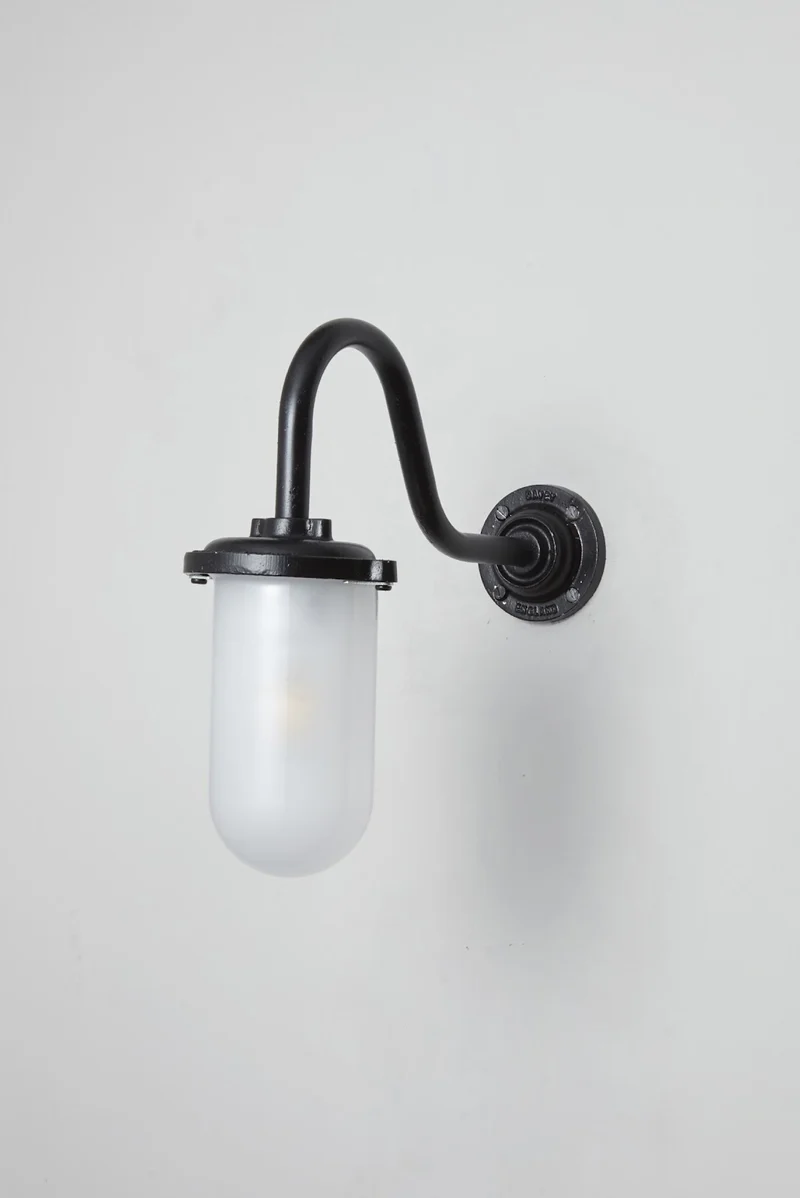 Bracket Light, 100W, Swan Neck 7672