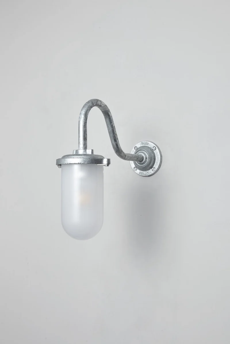 Bracket Light, 100W, Swan Neck 7672