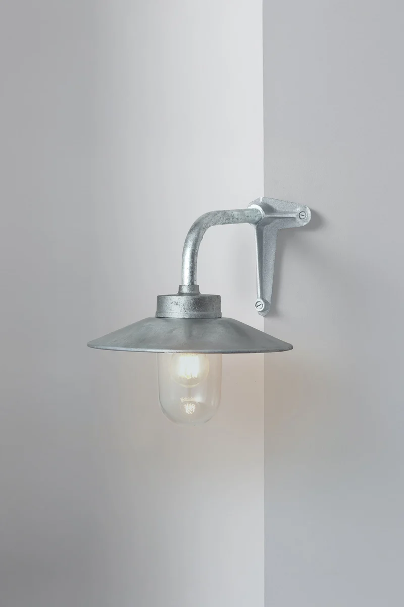 Exterior Bracket Light, 7680