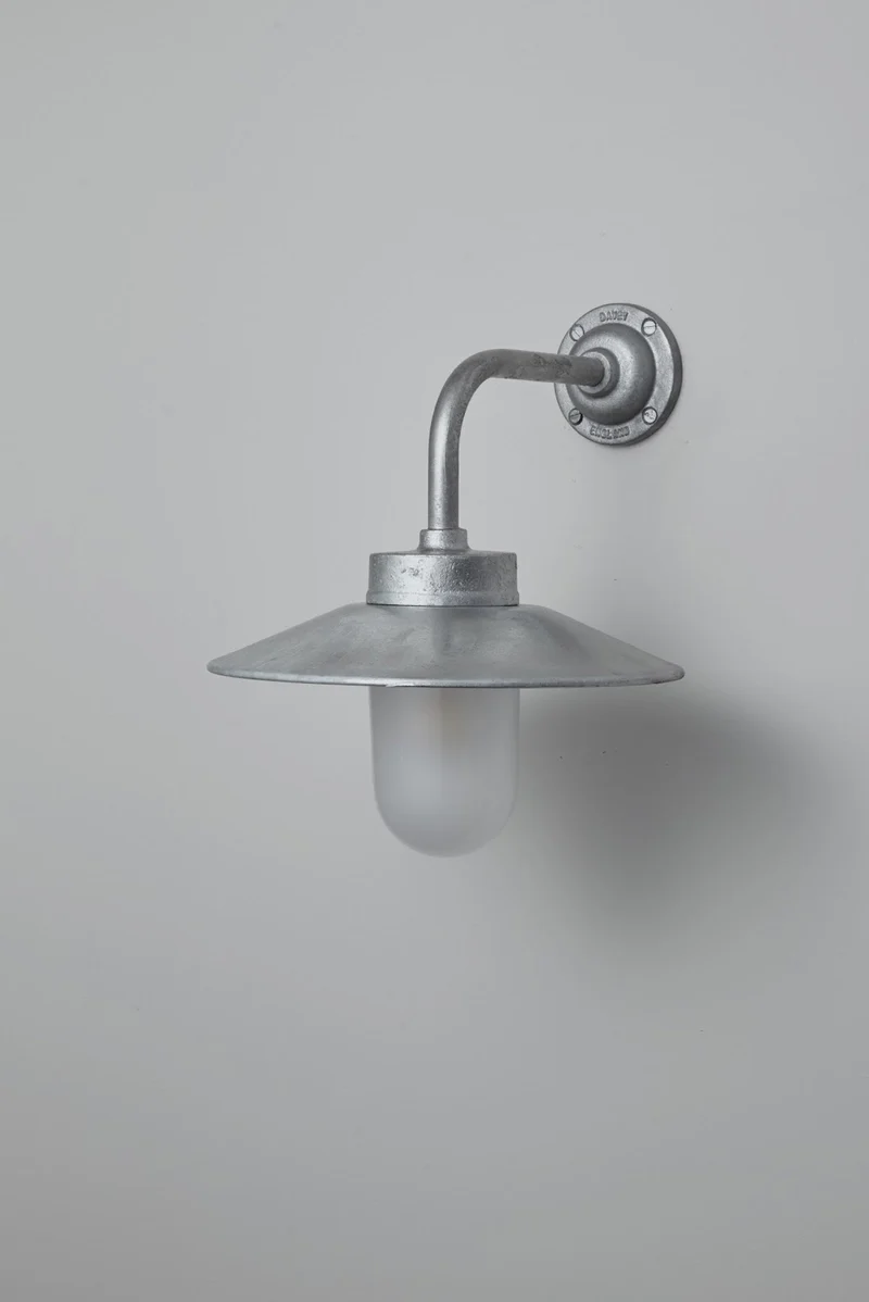 Exterior Bracket Light, 7680