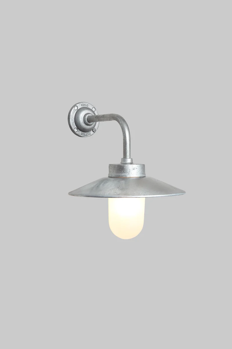 Exterior Bracket Light, 7680