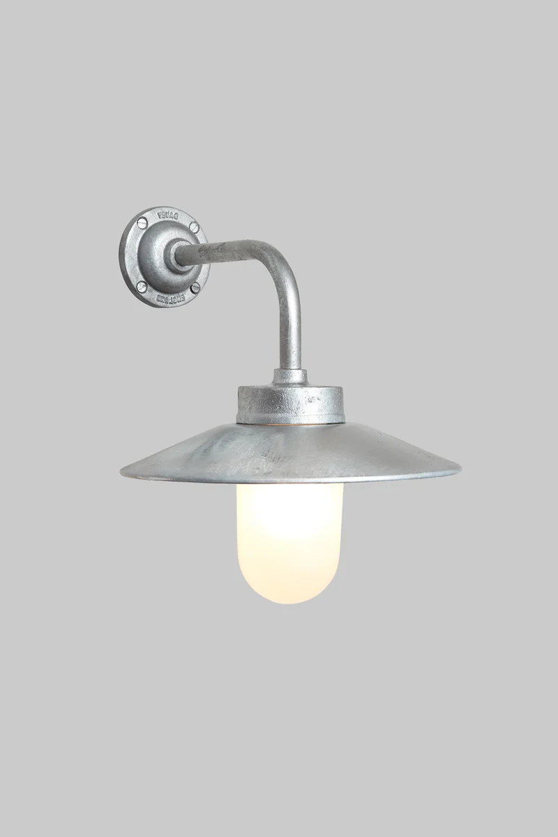 Exterior Bracket Light, 7680