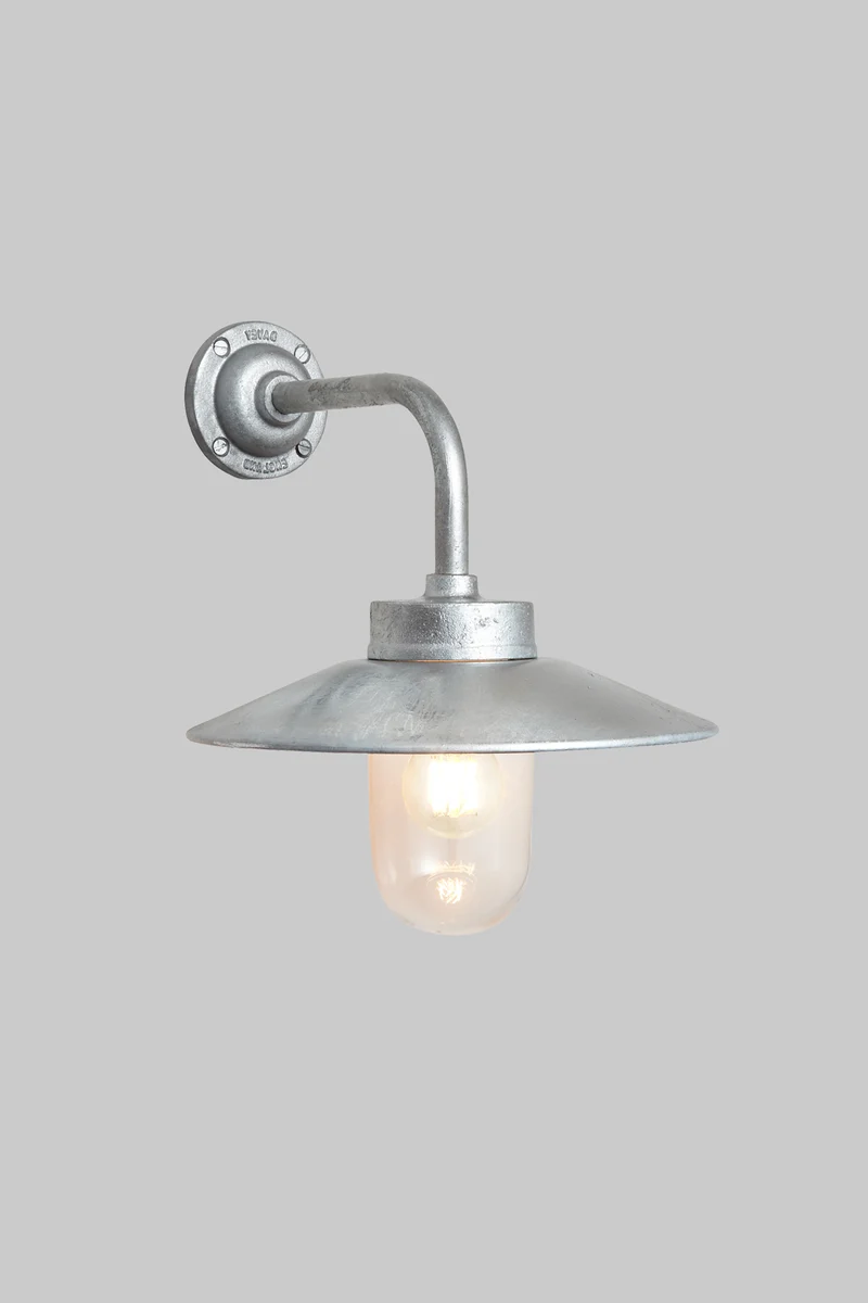 Exterior Bracket Light, 7680
