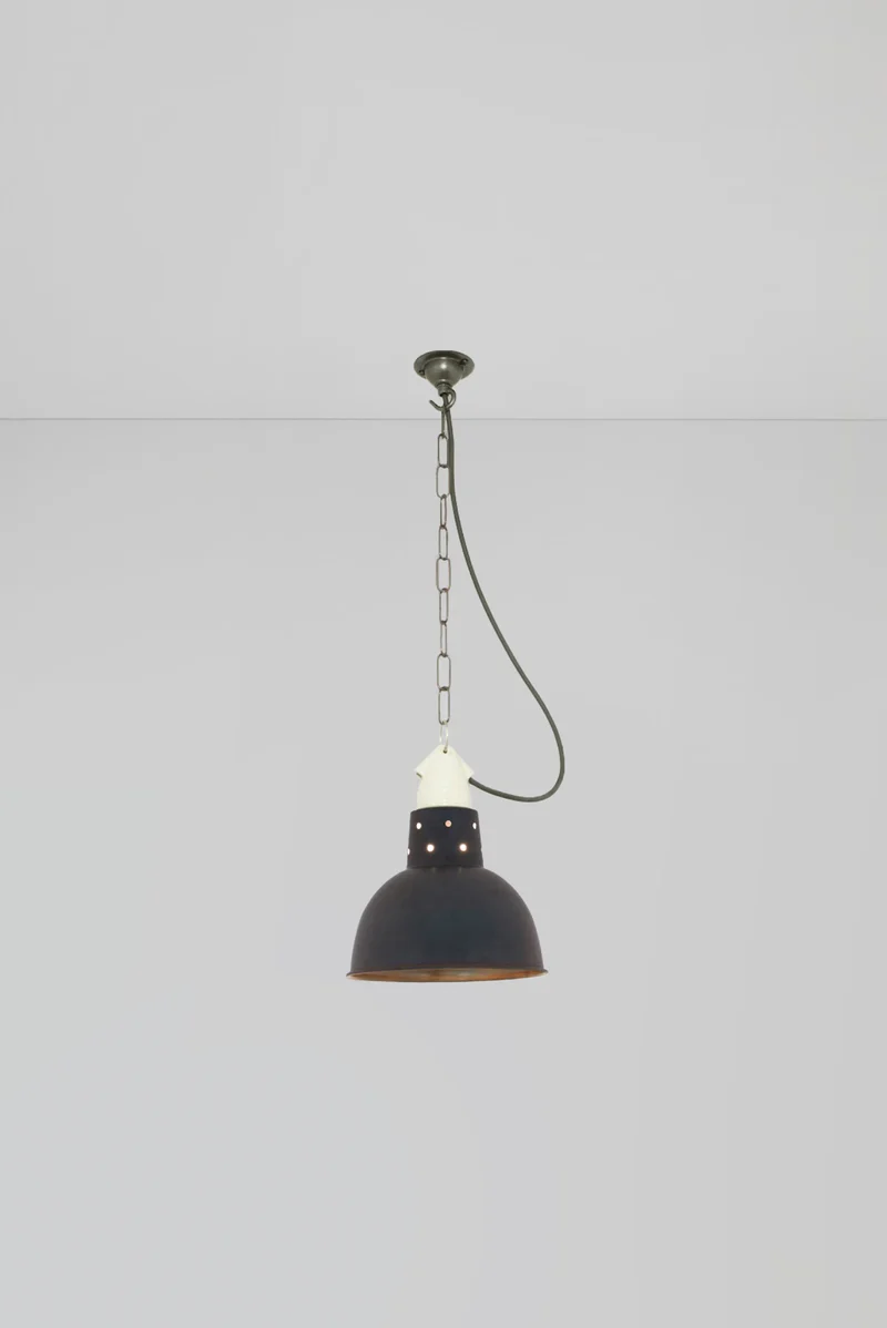 Spun Reflector with Suspension Lampholder