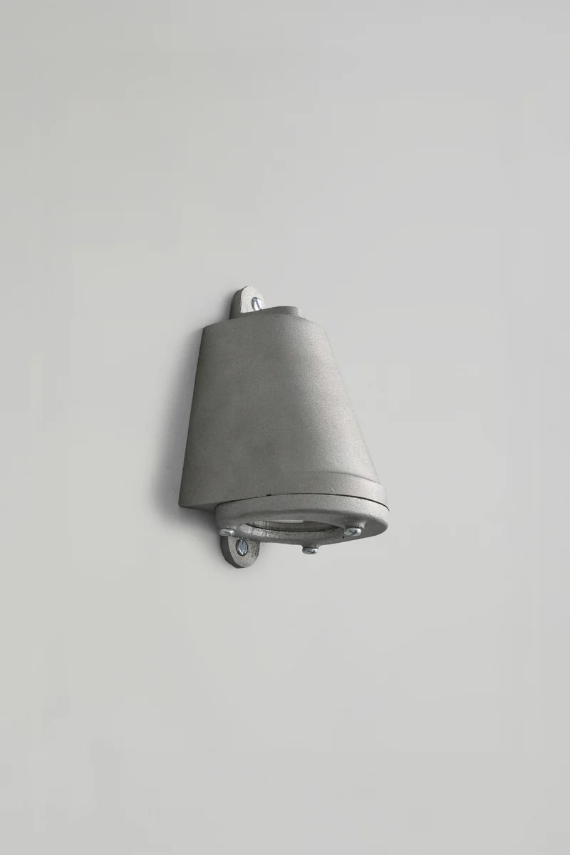 Mast Light, Low Voltage
