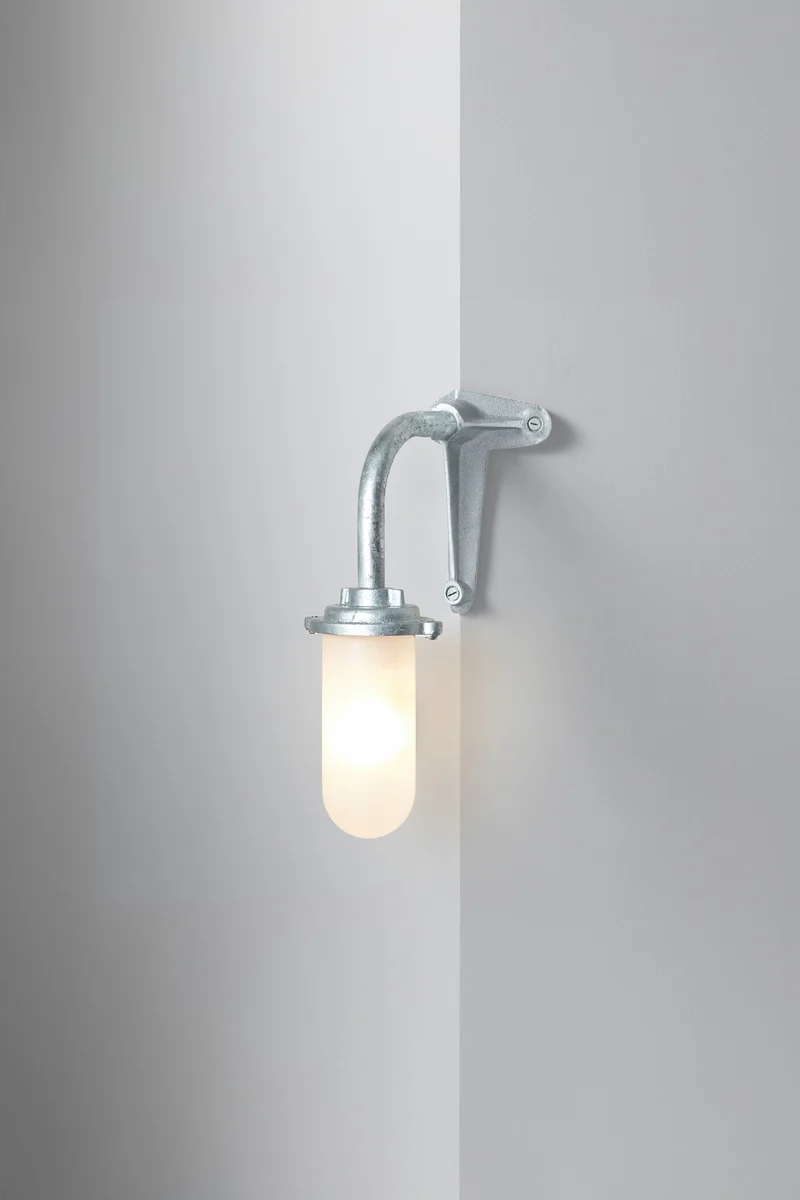 Bracket Light, 60W, 7672