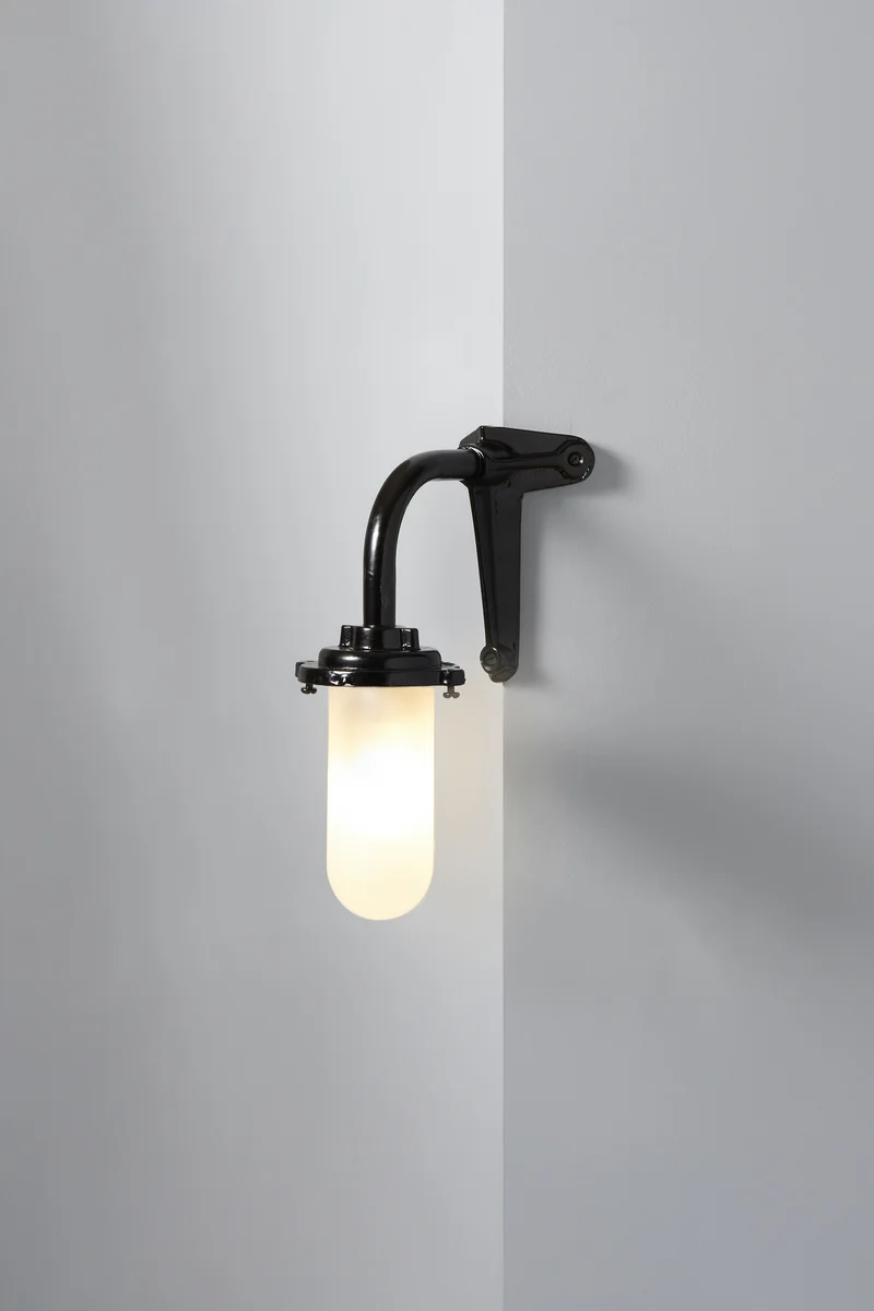 Bracket Light, 60W, 7672