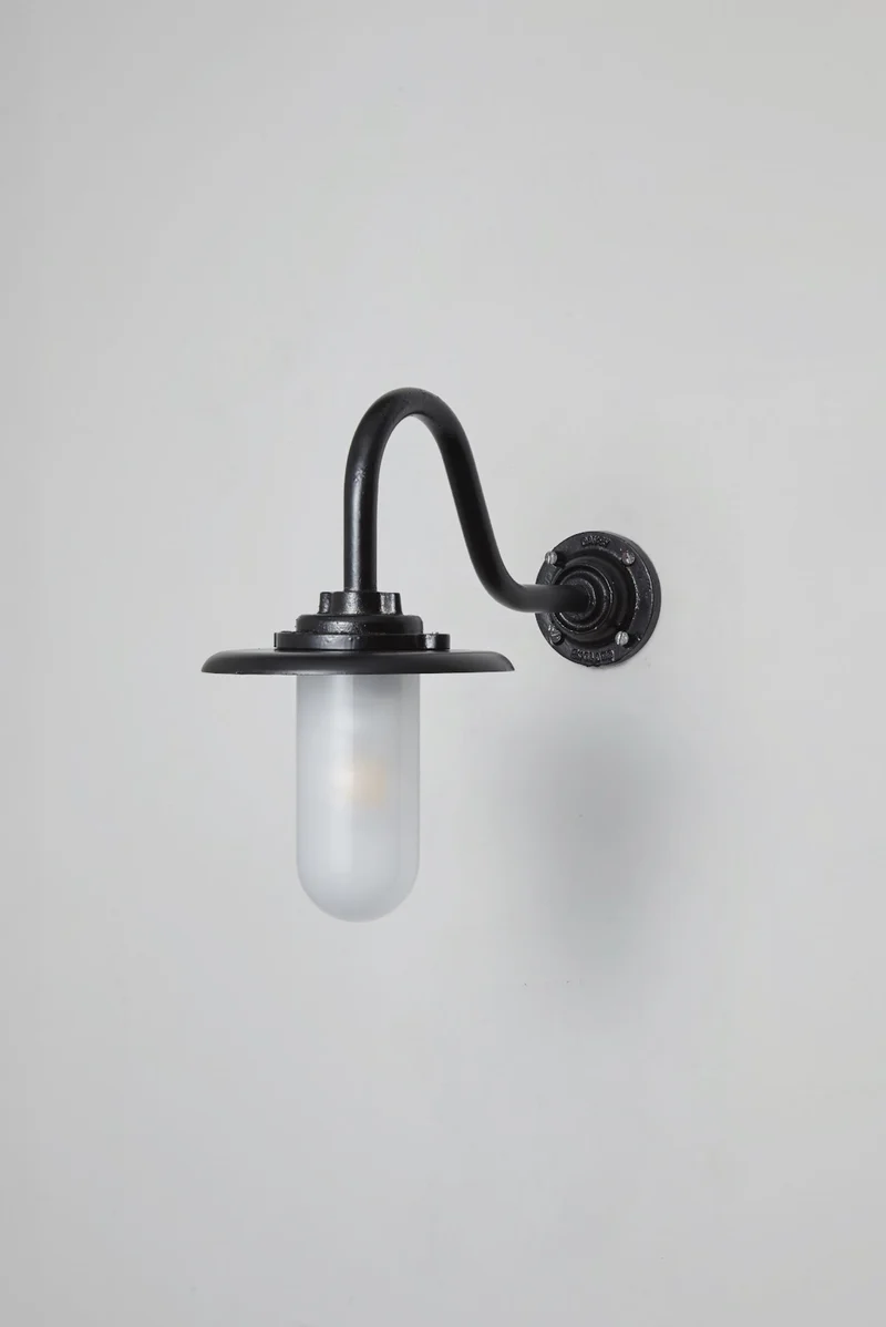 Exterior Bracket Light, 60W, Swan Neck 7677