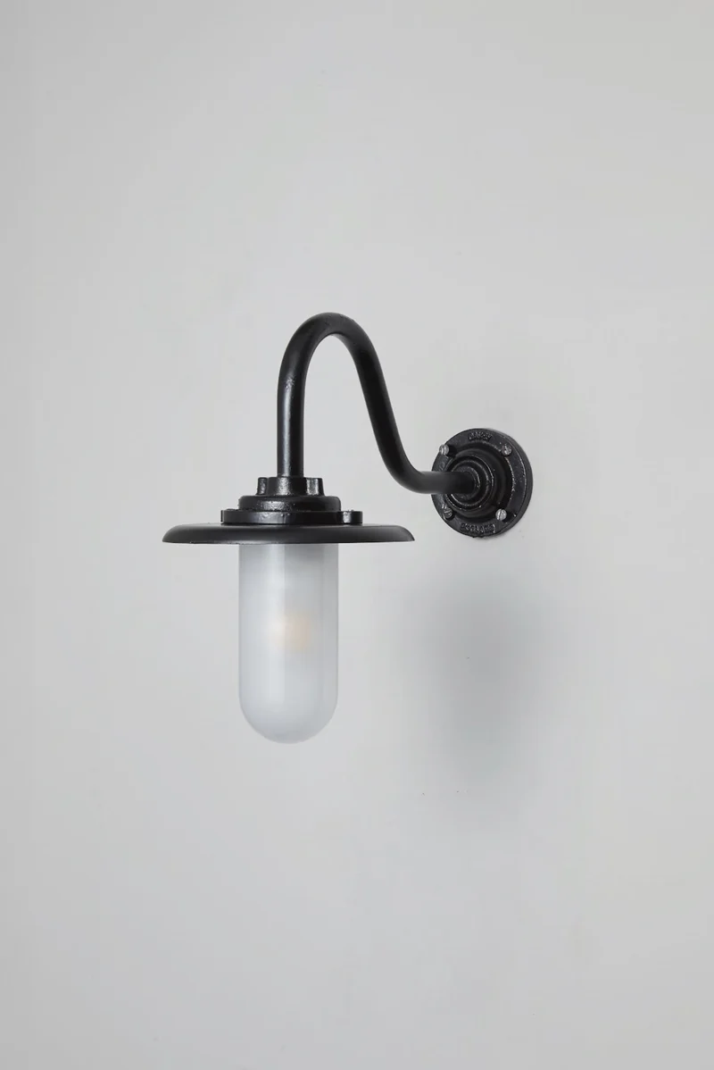 Exterior Bracket Light, 60W, Swan Neck 7677