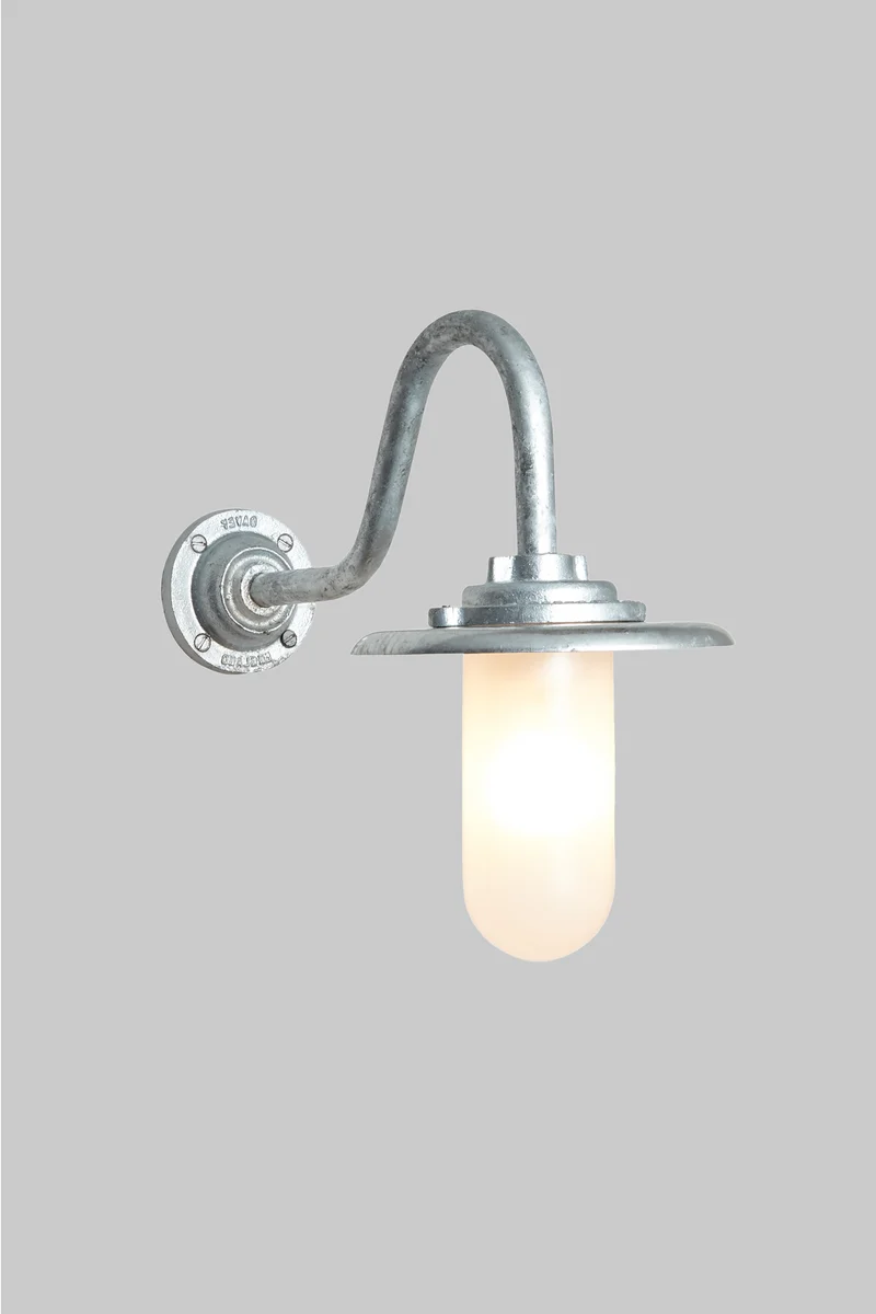 Exterior Bracket Light, 60W, Swan Neck 7677